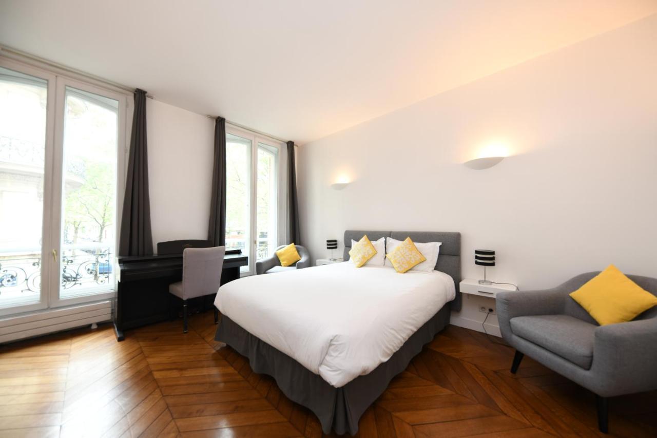 Square Bed and breakfast